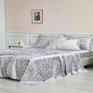 طقم ملاءة سرير من البوليستر بطبعة رقمية بنقشة جلد الفهد، طقم فراش من أربع قطع Leopard Print Polyester Bed Sheet Set, 4 Piece Bedding Set